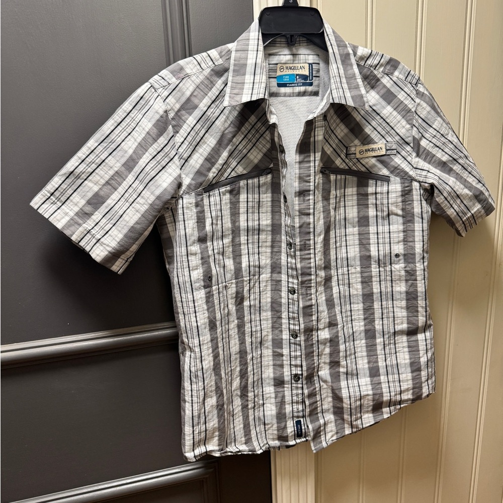 Magellan Outdoors Men's Gray and White Plaid Shirt